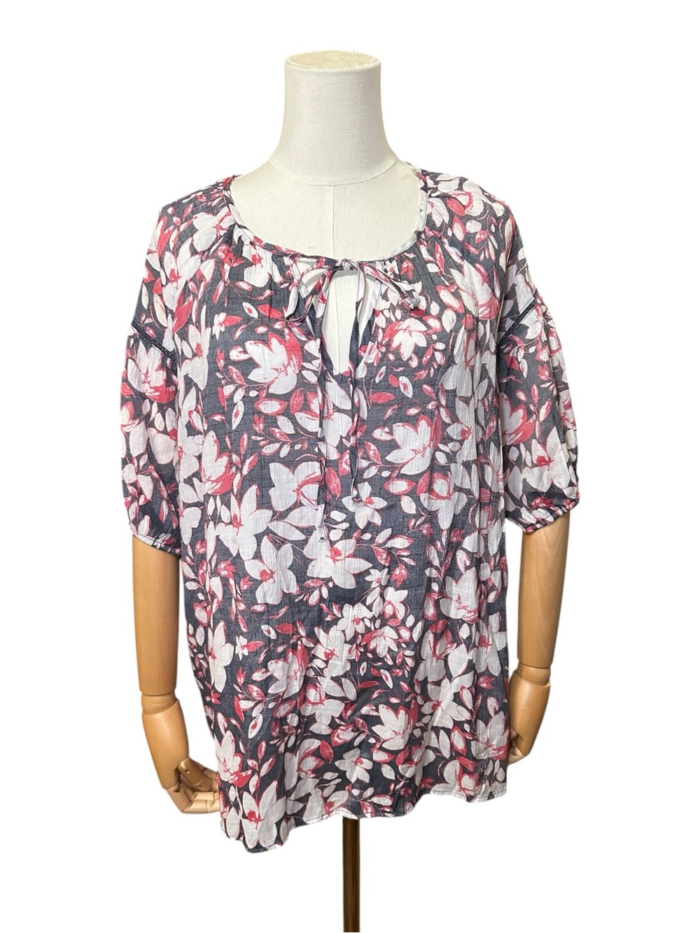 Como Blu Floral Tie-Neck Blouse - Picture 2 of 8